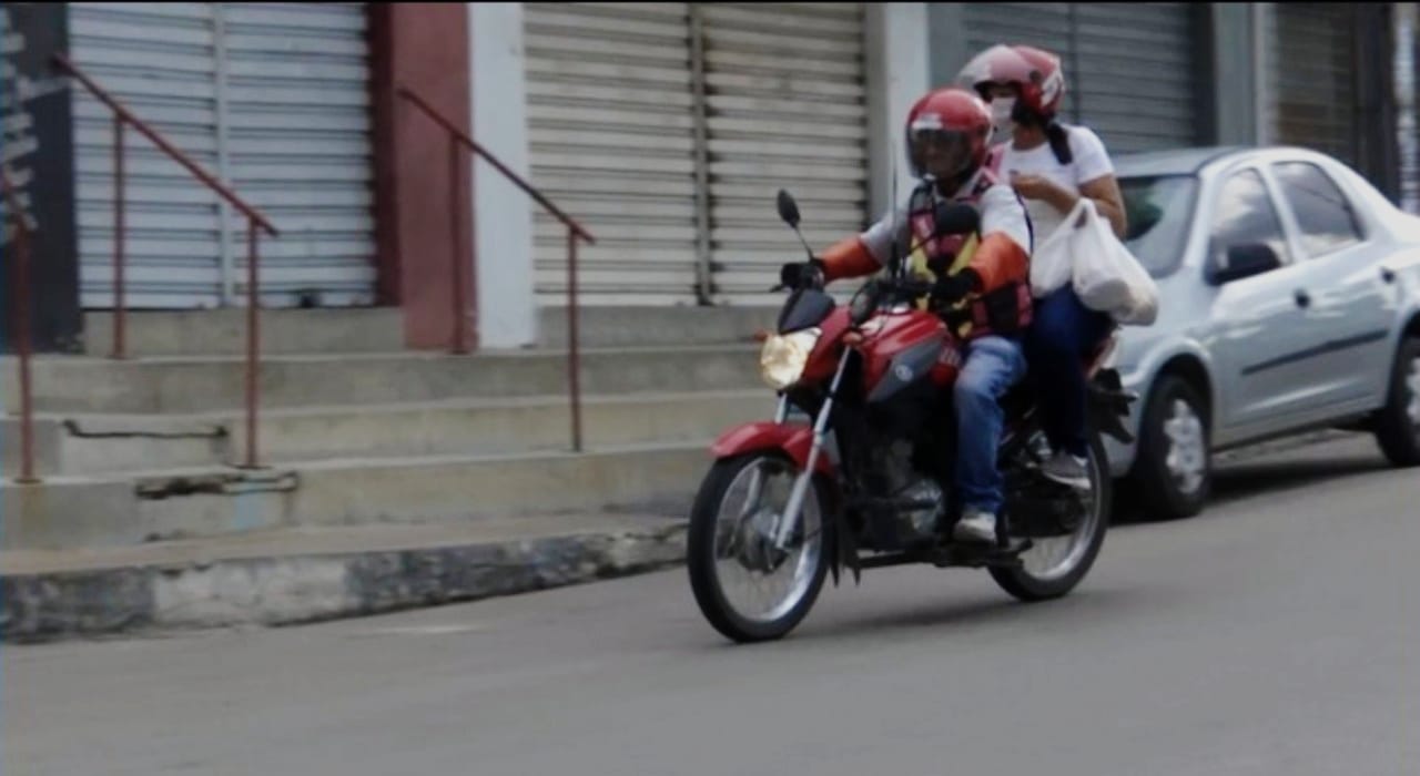  Les chauffeurs de motos-taxis ont-ils droit à l'allocation de 1 000 R$ pour les chauffeurs de taxi ?