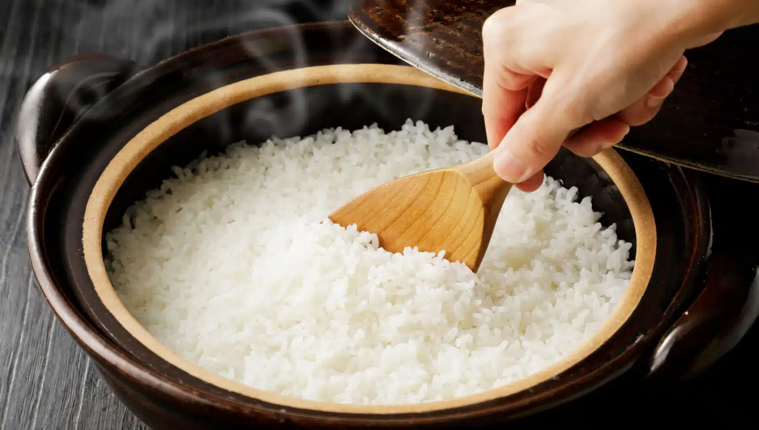  A fórmula perfecta do arroz: a ciencia explica o poder da auga fría e fervendo