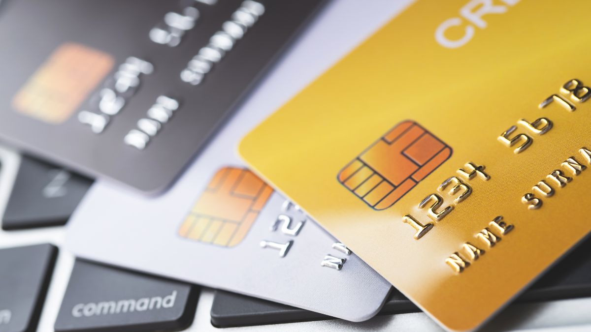  Finn ut hvilke 5 kredittkort som er tilgjengelige for barn og tenåringer