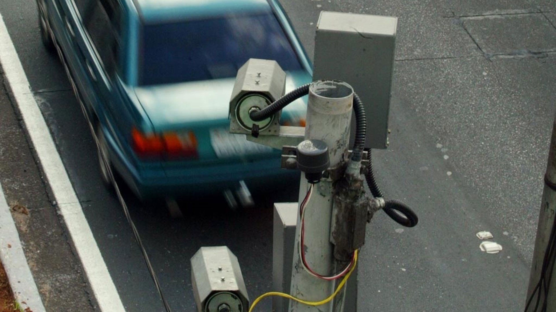  Nézze meg, hogyan működik a sebességmérő kamera tűréshatára a forgalomban